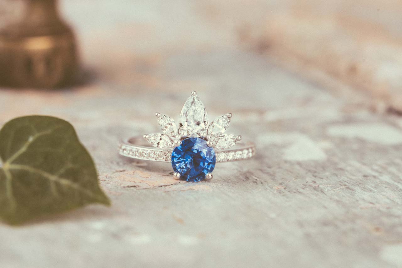 Choose an engagement ring unique rings
