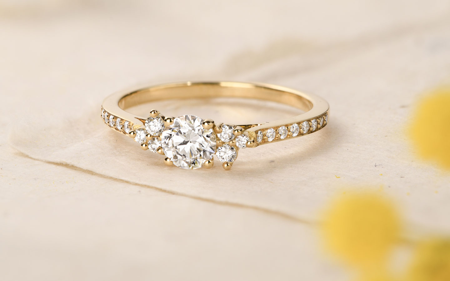 Baby EverBloom 0,4 Ct Pavée Yellow Gold Diamond Ring