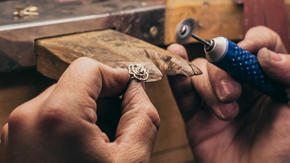 The preparation of your jewelry workshop