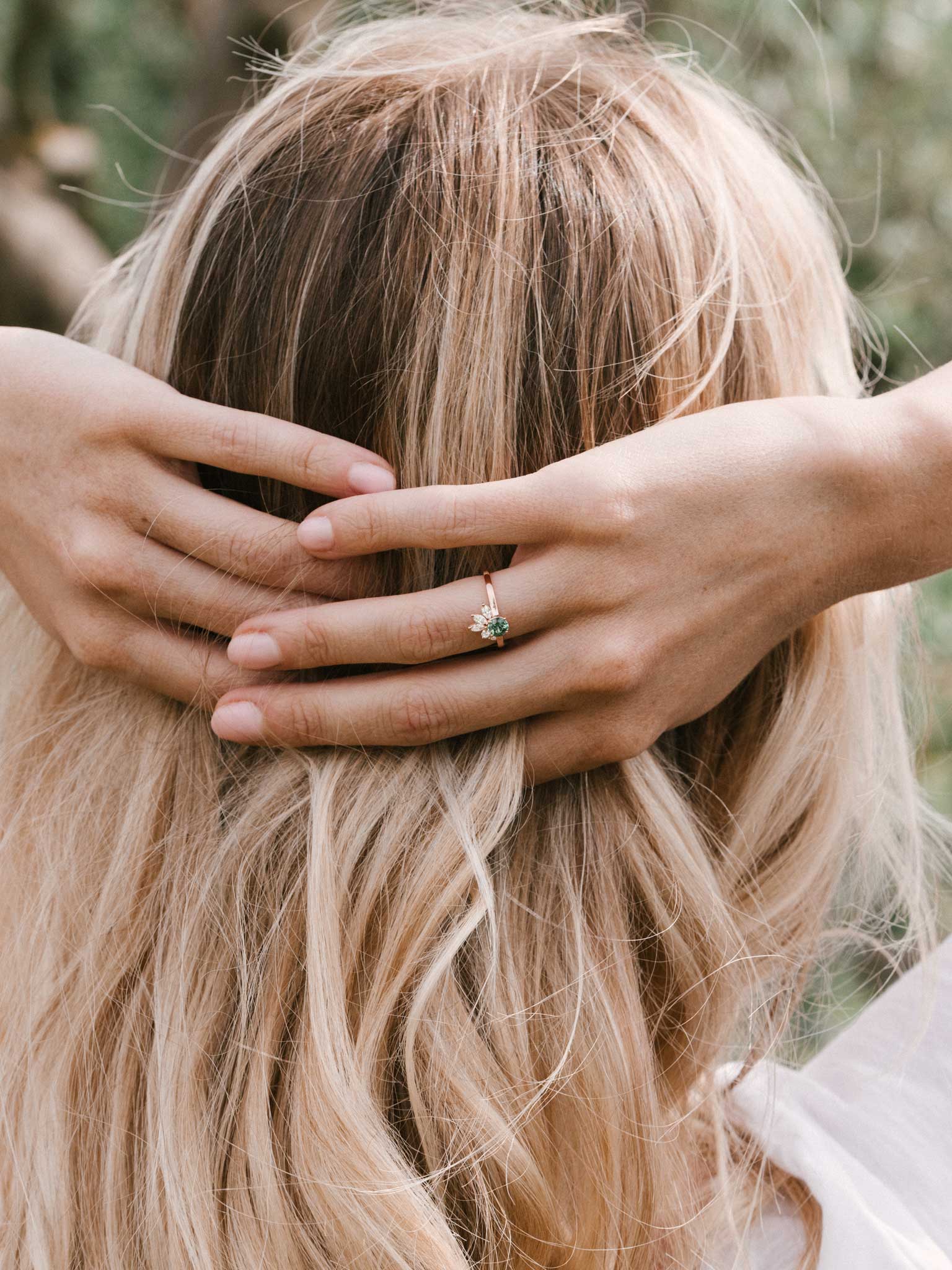 August 2020 Parenthèse: green sapphire