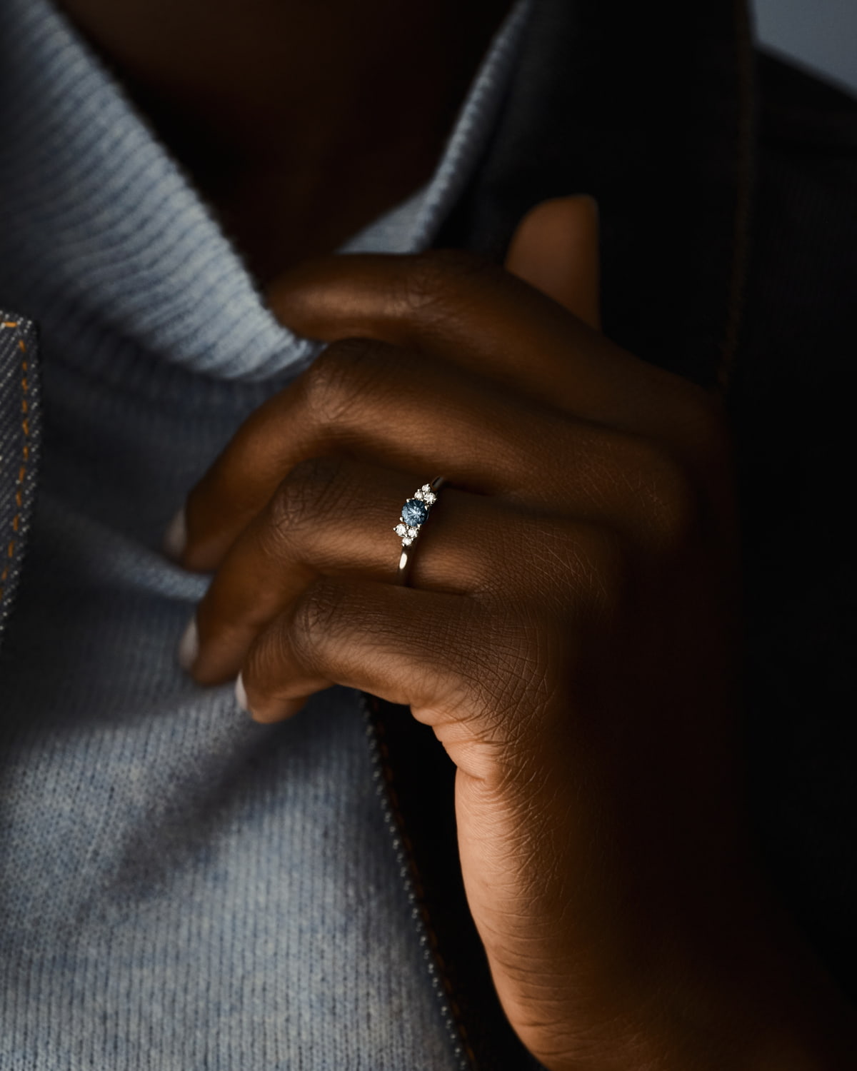 BabyEverbloom Ring in blue-grey sapphire and white gold