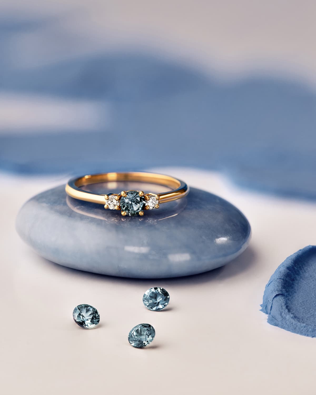 Baby Lady Duo ring in blue-grey sapphire and rose gold