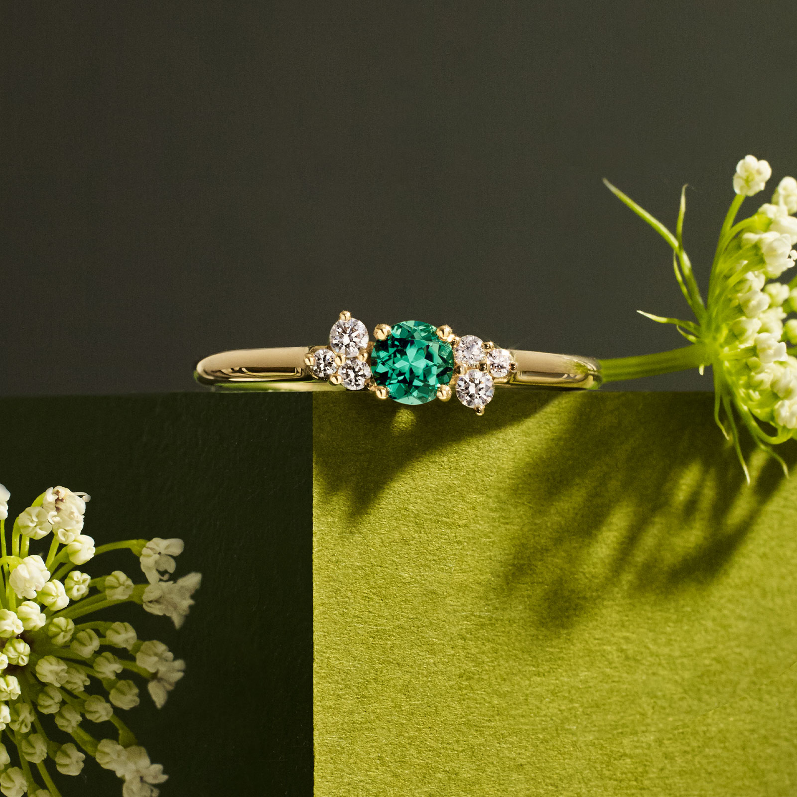 Ring Yellow gold Tsavorite and diamonds Baby EverBloom 3