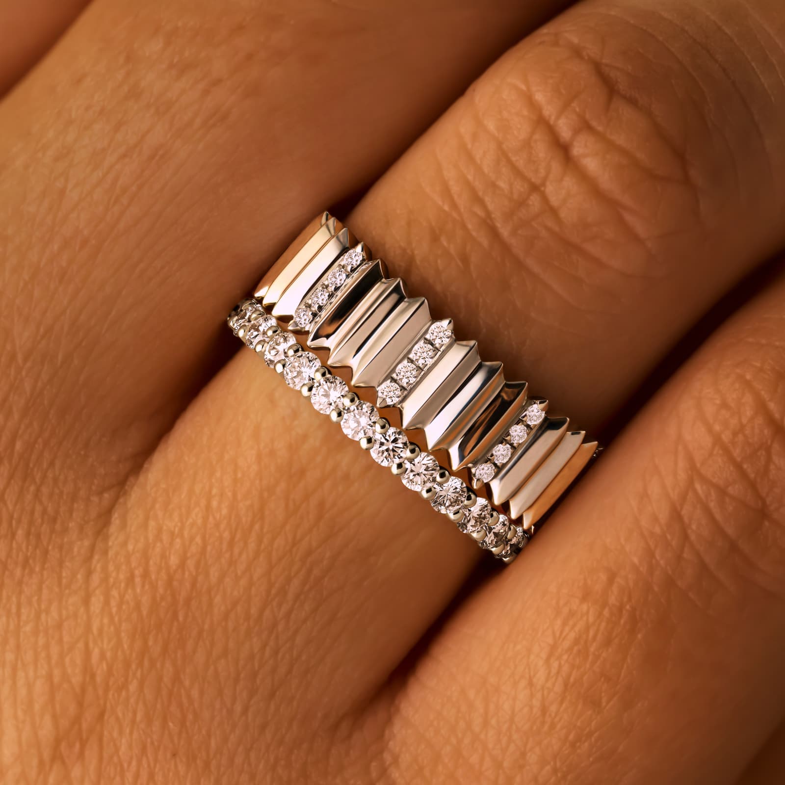 リング 18金ホワイトゴールド ダイヤモンド Entaille M Pavée リング 18金ホワイトゴールド ダイヤモンド Entaille M Pavée