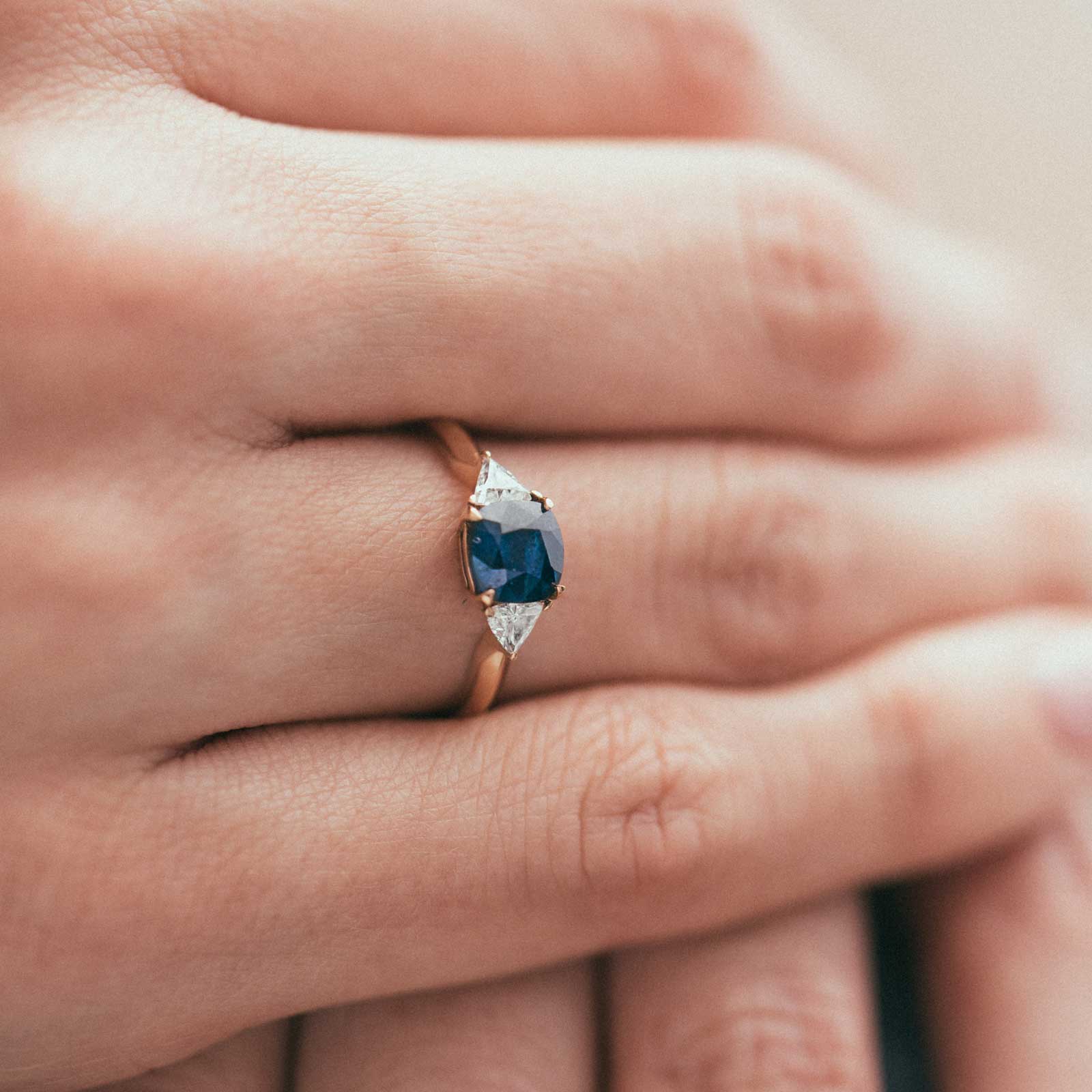 Ring White gold Tanzanite and diamonds Kennedy 3